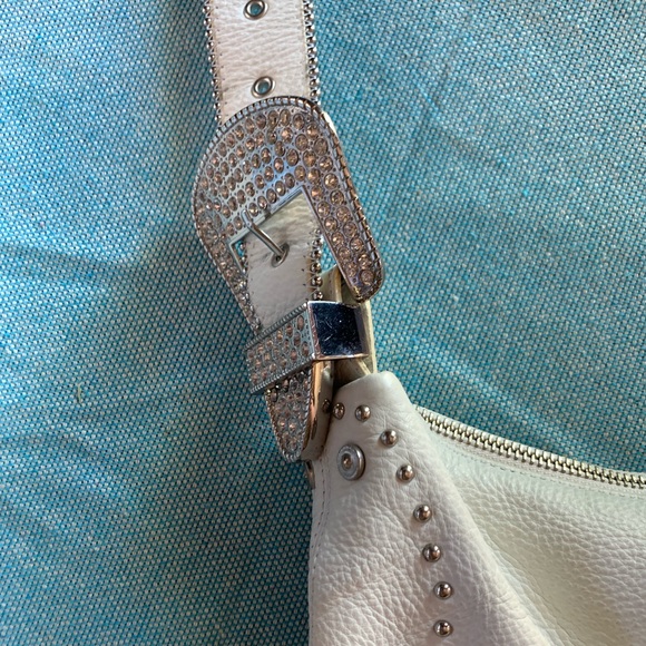 Over the shoulder bag. - Picture 3 of 4